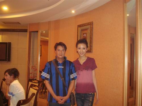 世博妞与刘锡明