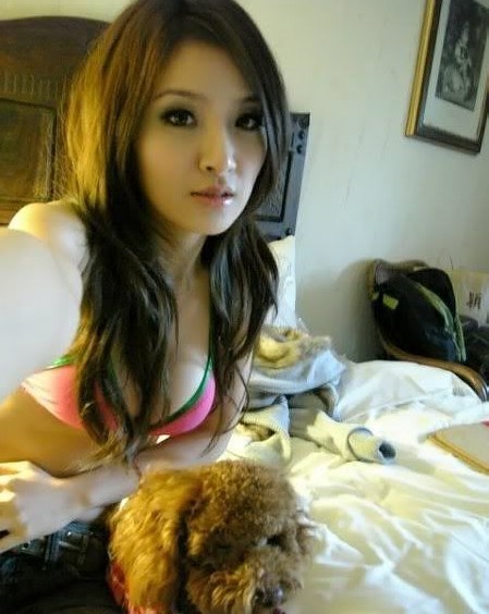<em>网游美女玩家</em>大尺度私房性感自拍大曝光