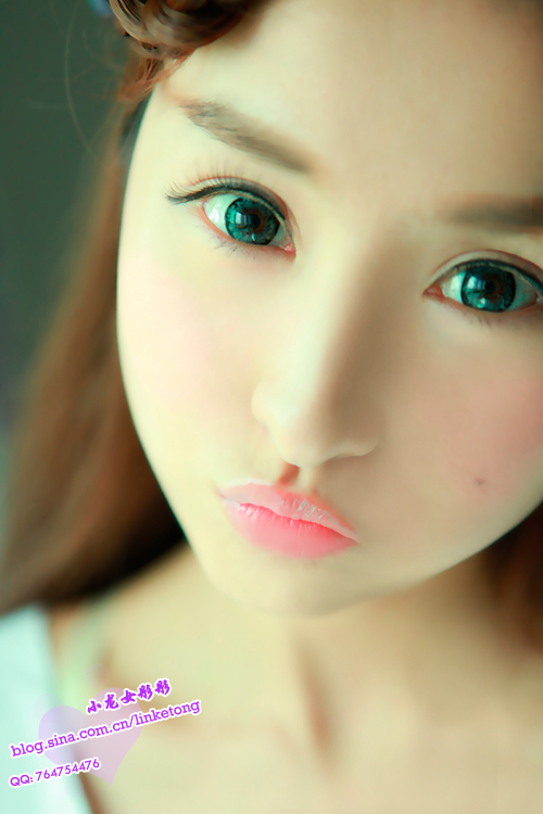 <em>小龙女彤彤最新</em>写真 用娇颜和玉腿打败你_<em>图片</em>