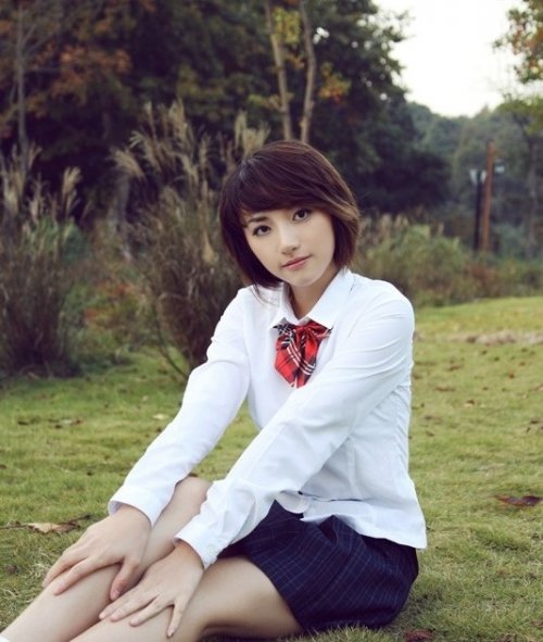 网络超<em>气质校园美女</em>李晞媛郊外写真(图)_图片