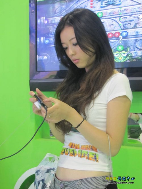 中国移动游戏黄色扑克showgirl<em>美女</em>陪你<em>玩牌</em>