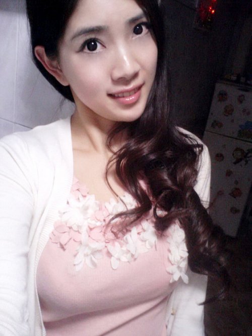游戏杜拉拉<em>相册</em>遭网友<em>破解</em> 大量<em>照片被</em>流出_游