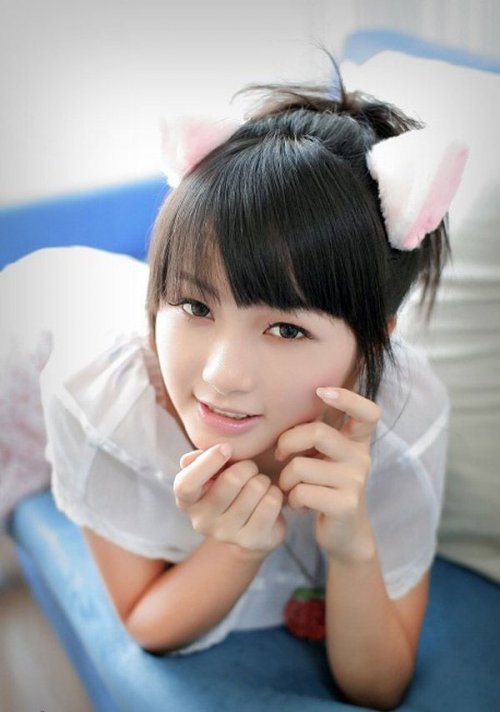 可爱90后大眼美女的<em>清纯诱惑</em>_游戏美女 - 叶子