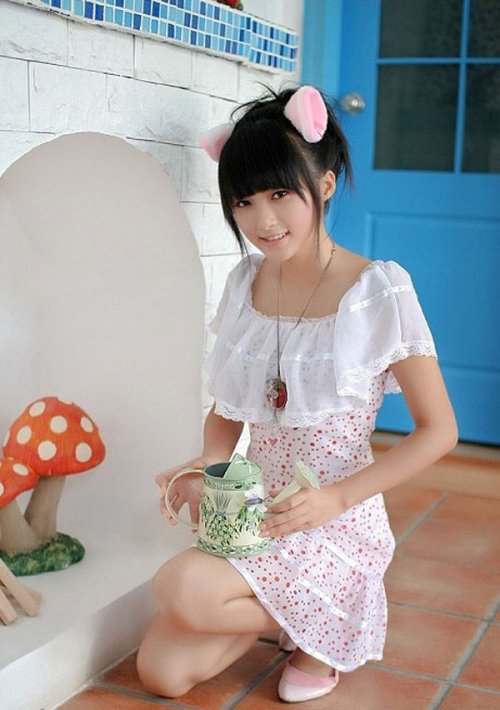 可爱90后大眼美女的清纯诱惑